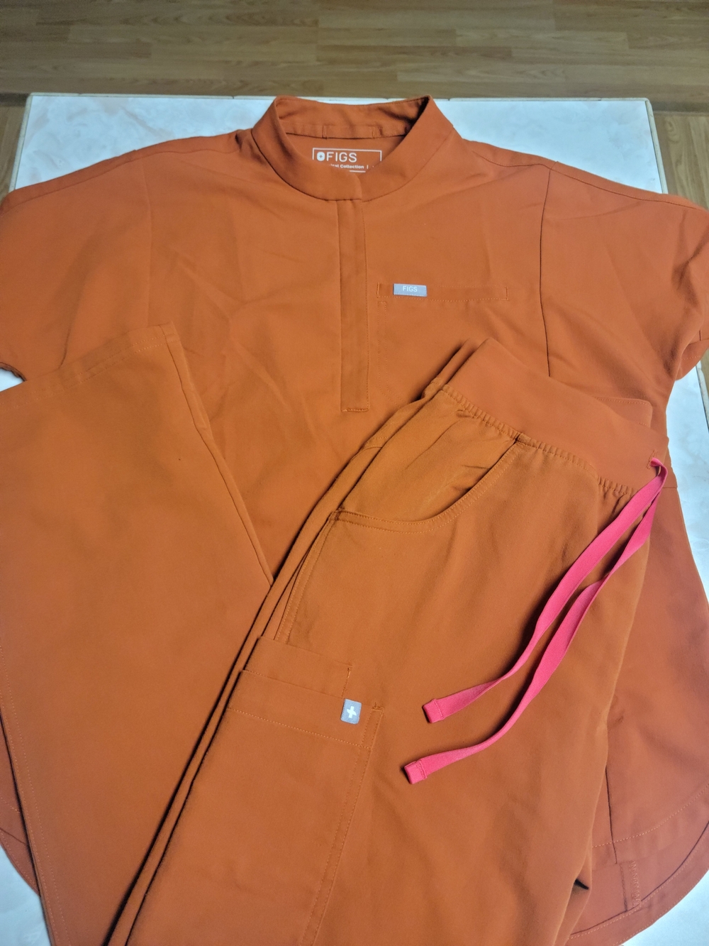 FIGS Dirty Chai Set Small Montex Top Kade Pants Set S Limited Edition